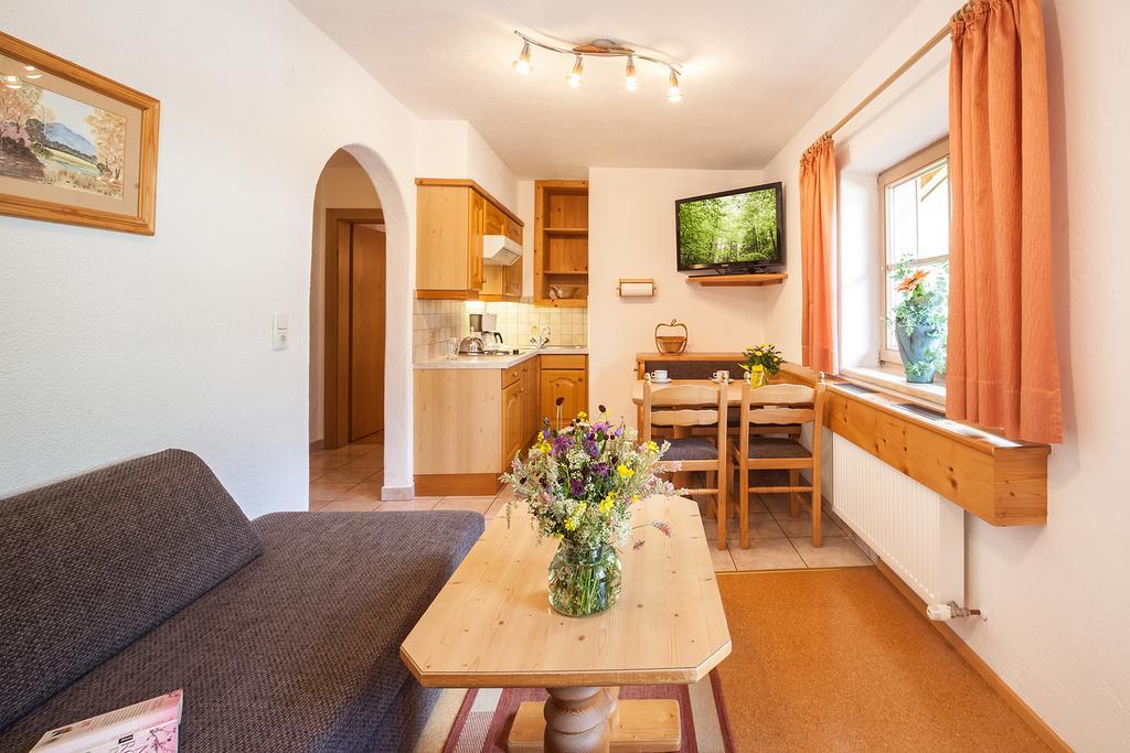 Landhaus Lindl - Ein Ruhiges Platzl Zum Wohlfuehlen Leutasch Buitenkant foto